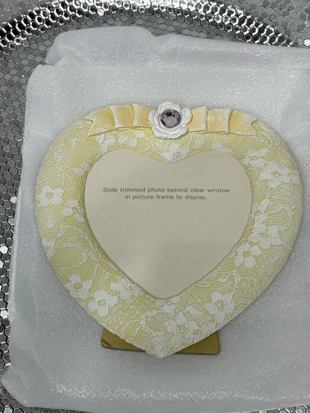 Avon Heart Photo Frame in Pale Yellow with White Accents